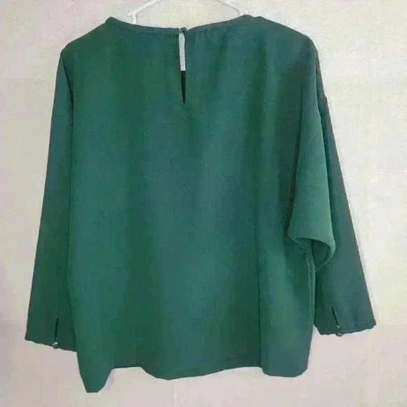 Lord & Taylor Emerald Green Blouse Keyhole - Picture 2 of 15